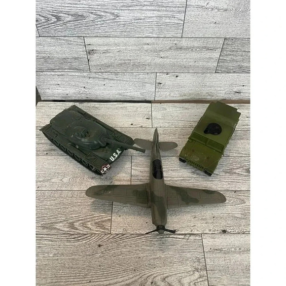 Lot Of Vintage VTG Military Toys Lot of 3 - Picture 1 of 10